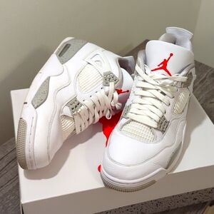 Retro Jordan 4
